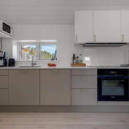 Ferienhaus Toska - 800m From The Sea By Interhome *