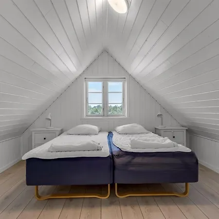 Toska - 800m From The Sea By Interhome